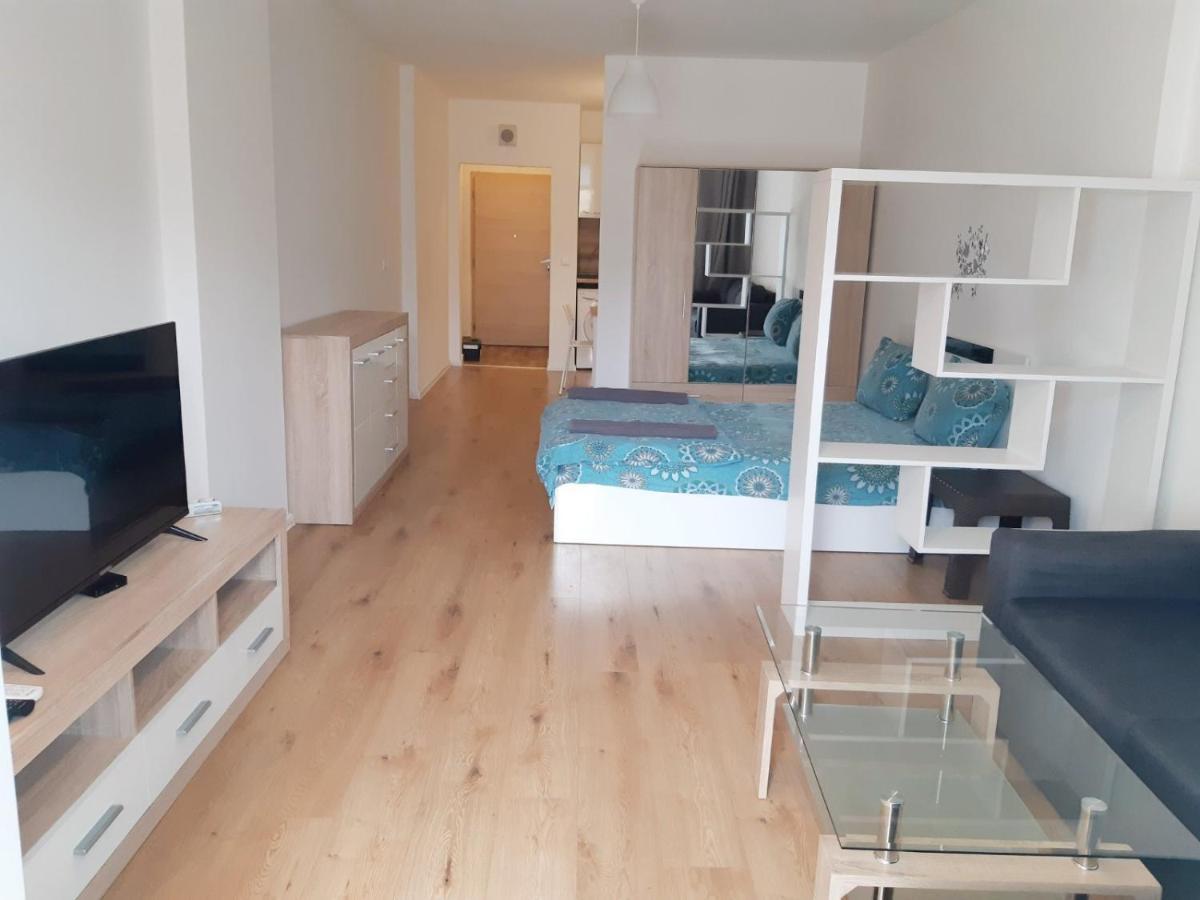 Huge Apartment With A Parking Space In The Same Building Sofia Exterior foto